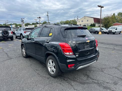 Used 2019 Chevrolet Trax LT w/ LT Convenience Package FWD image 7