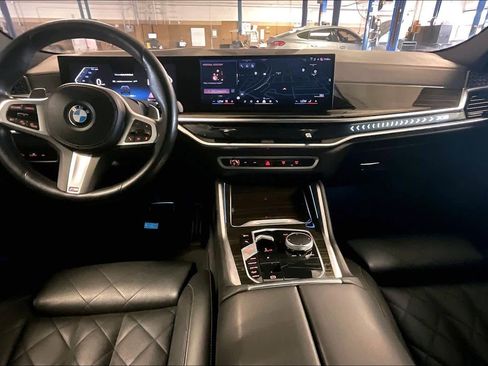 Used 2025 BMW X6 xDrive40i w/ Climate Comfort Package AWD/4WD image 14