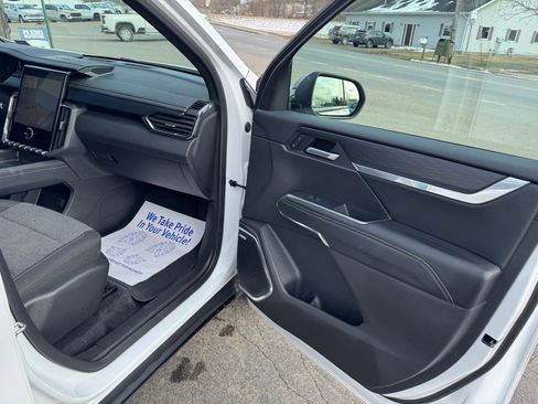 Used 2025 GMC Acadia Elevation image 48