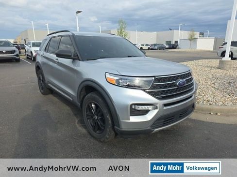 Used 2020 Ford Explorer XLT w/ Equipment Group 202A image 2