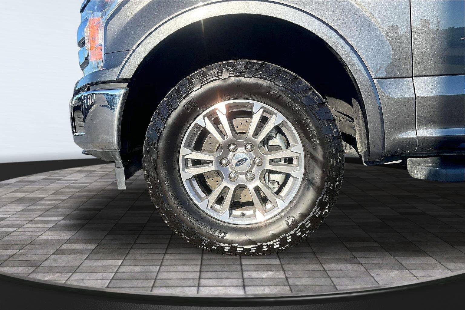 Used 2019 Ford F150 Lariat w/ Max Trailer Tow Package AWD/4WD image 10