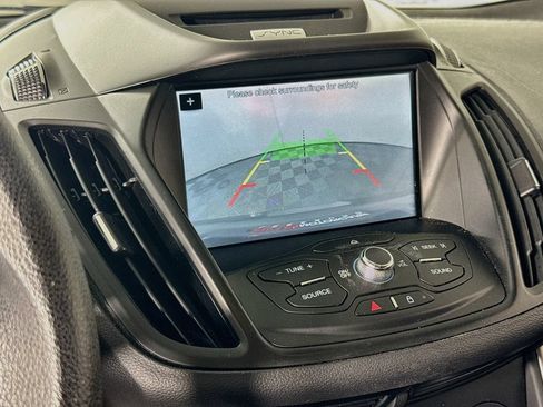 Used 2016 Ford Escape SE w/ Equipment Group 201A AWD/4WD image 13