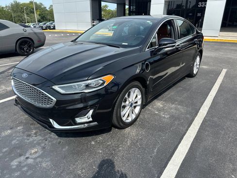 Used 2020 Ford Fusion Energi Titanium FWD image 9