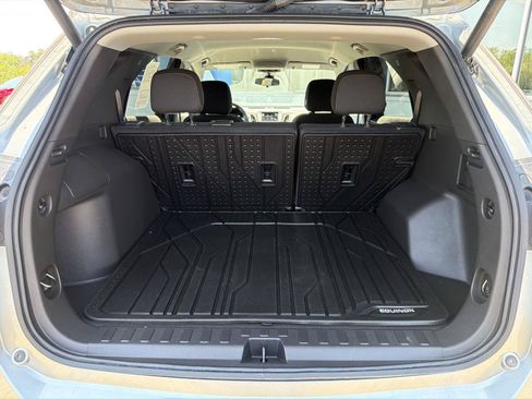 Used 2023 Chevrolet Equinox LT FWD image 37
