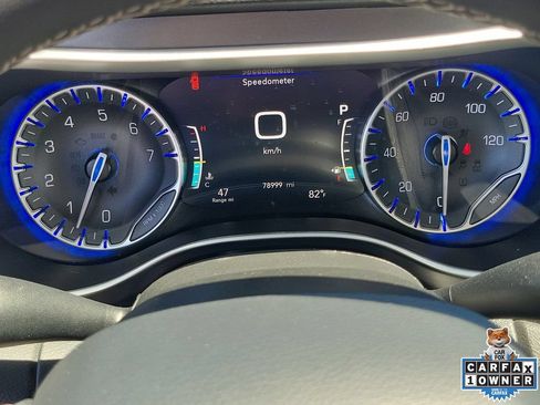 Used 2024 Chrysler Pacifica Touring-L FWD image 25