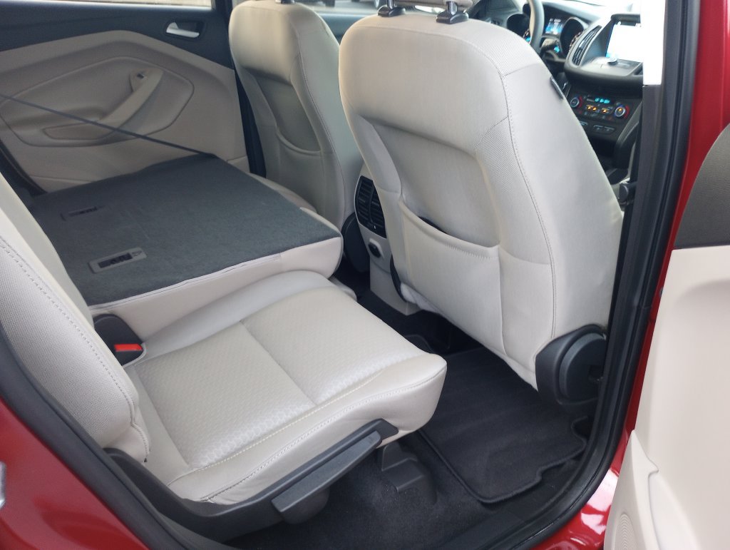 Certified 2019 Ford Escape SE FWD image 12