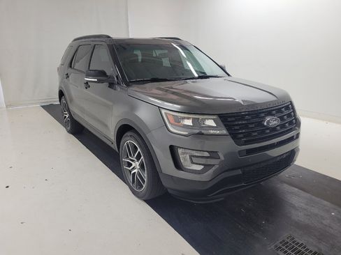 Used 2017 Ford Explorer Sport w/ Equipment Group 401A AWD/4WD image 13