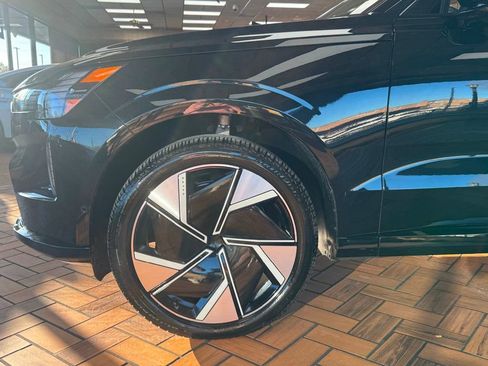 Used 2025 Volvo EX90 Plus image 14