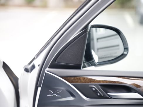 Used 2019 BMW X3 xDrive30i w/ Driving Assistance Package image 8