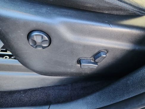 Used 2017 Jeep Grand Cherokee Limited image 8