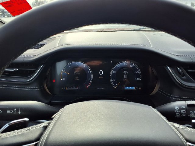 Used 2023 Jeep Grand Cherokee Overland w/ Luxury Tech Group IV AWD/4WD image 14