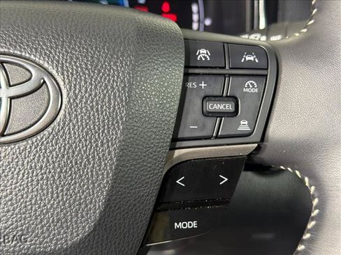 Used 2025 Toyota Camry SE FWD image 25