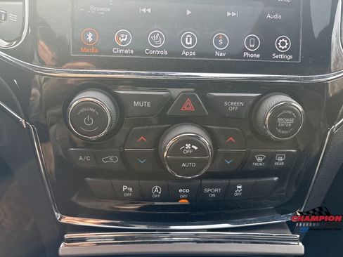 Used 2020 Jeep Grand Cherokee Limited image 22