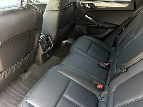 Used 2026 Porsche Macan AWD/4WD image 30