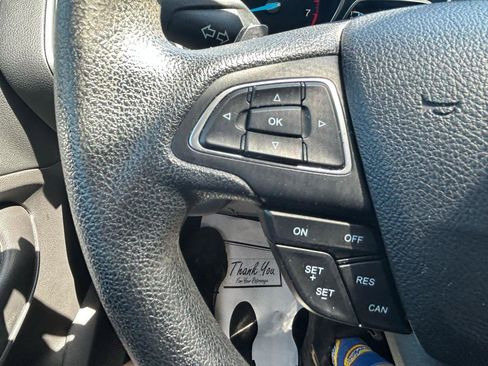 Used 2017 Ford Escape SE w/ SE Cold Weather Package FWD image 18