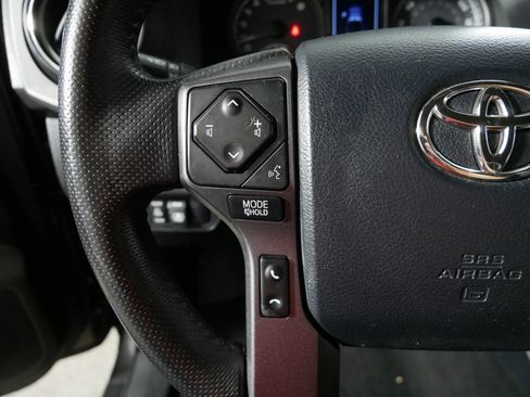 Used 2017 Toyota Tacoma TRD Sport w/ Tow Package (A/T) AWD/4WD image 27