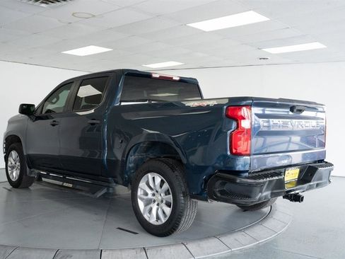 Used 2020 Chevrolet Silverado 1500 Custom w/ Custom Value Package AWD/4WD image 9