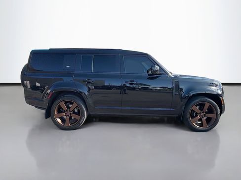 Used 2023 Land Rover Defender 130 X-Dynamic SE image 6