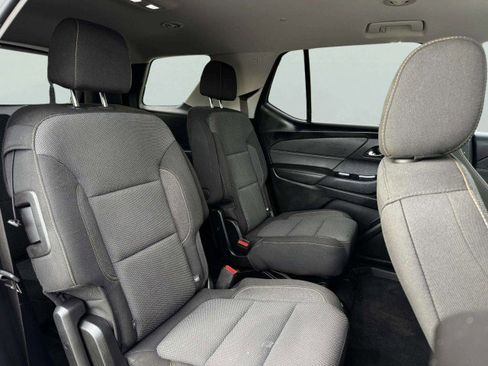 Used 2020 Chevrolet Traverse LT image 47