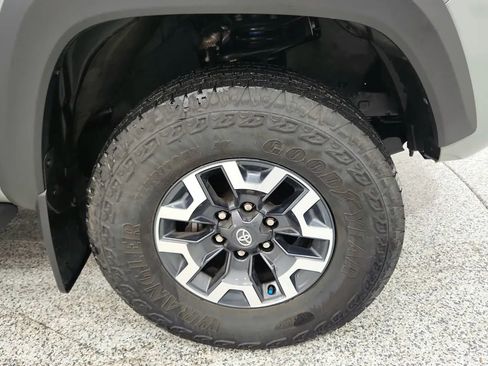 Used 2023 Toyota Tacoma TRD Off-Road image 13
