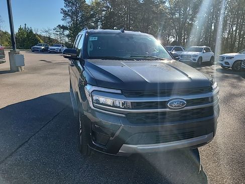 Used 2024 Ford Expedition XLT image 1