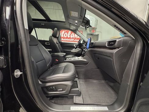 Used 2023 Ford Explorer Limited w/ Limited Technology Package AWD/4WD image 12