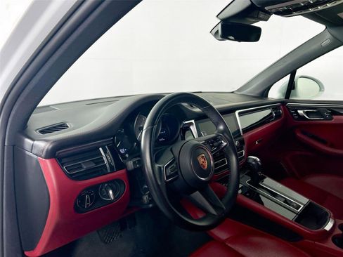 Used 2023 Porsche Macan S image 10