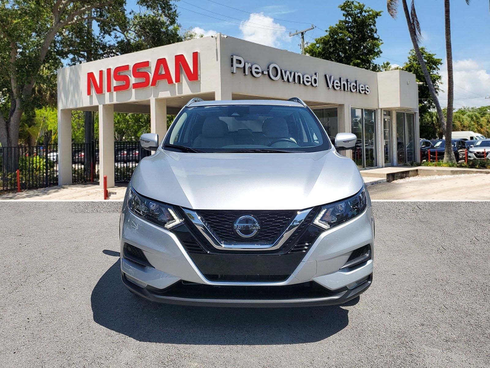 Certified 2022 Nissan Rogue Sport SV w/ Technology Package FWD image 2