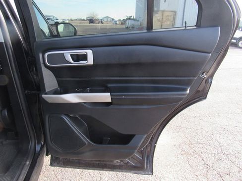 Used 2022 Ford Explorer XLT w/ Equipment Group 202A image 17