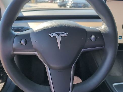 Used 2023 Tesla Model 3 Standard Range image 11
