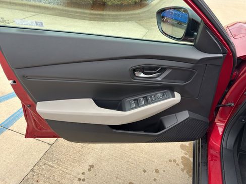 Used 2025 Honda Accord SE image 13