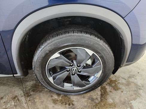 Used 2024 Nissan Rogue SV AWD/4WD image 39