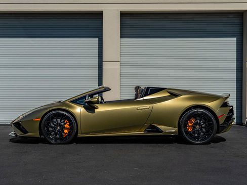 Used 2023 Lamborghini Huracan EVO RWD image 5