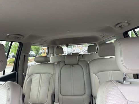 Used 2024 Jeep Wagoneer Series II w/ Flexible Seating Group RWD image 10
