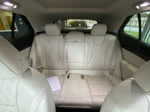 Used 2021 Buick Envision Avenir w/ Technology Package II image 18