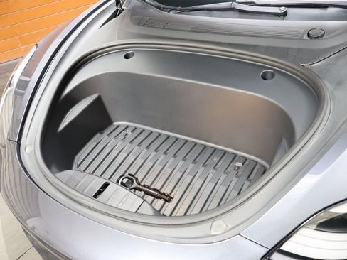 Used 2023 Tesla Model 3 Standard Range image 14