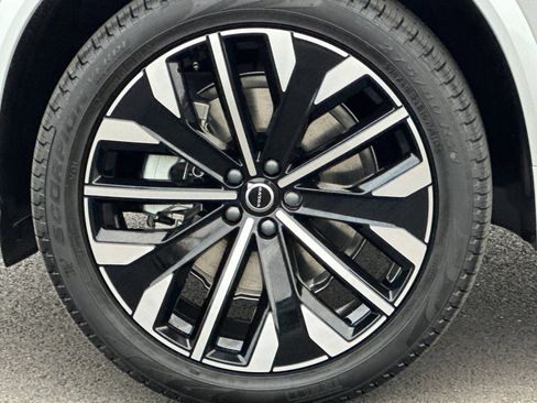 New 2026 Volvo XC90 B6 Plus w/ Protection Package Premier image 25