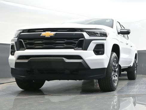 Used 2023 Chevrolet Colorado LT w/ LT Convenience Package III AWD/4WD image 39