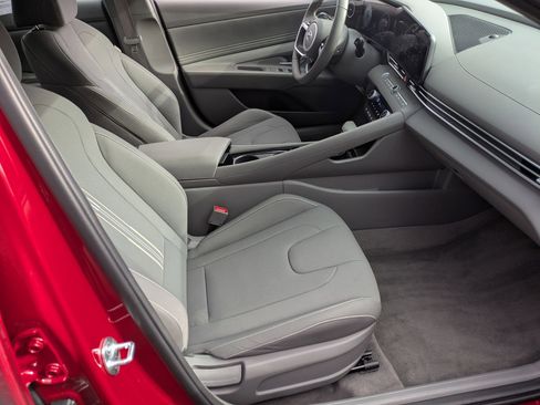 Certified 2023 Hyundai Elantra SEL w/ Convenience Package image 24