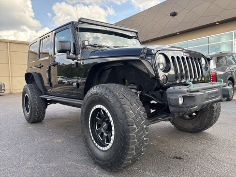 Used 2016 Jeep Wrangler Unlimited Rubicon image 3