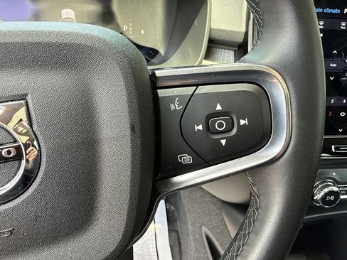 Used 2025 Volvo XC40 B5 Plus w/ Protection Package Premier AWD/4WD image 28