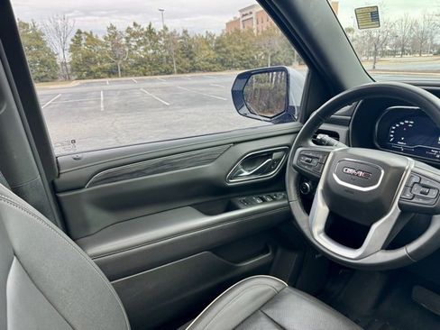 Used 2023 GMC Yukon XL SLT image 22