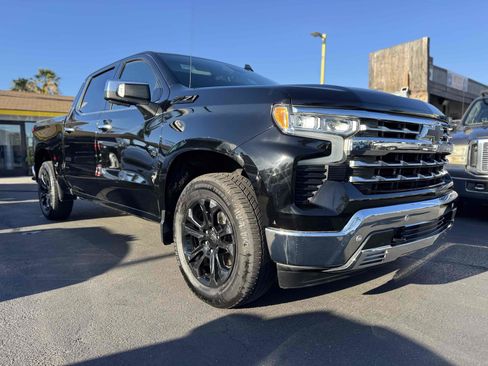 Used 2022 Chevrolet Silverado 1500 LTZ AWD/4WD image 4