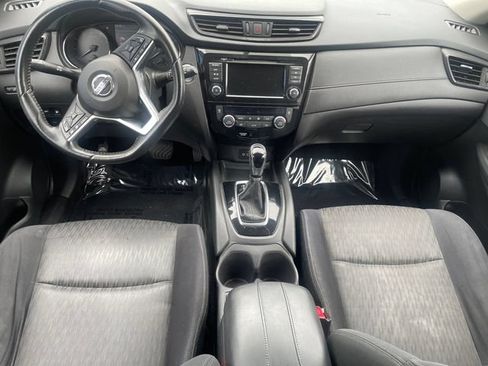 Used 2018 Nissan Rogue SV w/ Premium Package AWD/4WD image 10