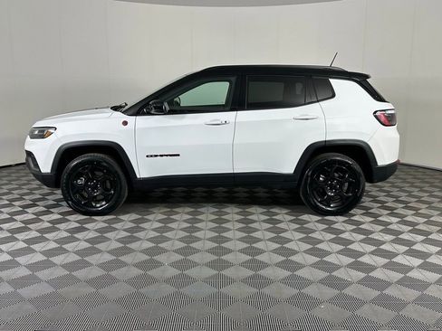 Used 2023 Jeep Compass Trailhawk image 15