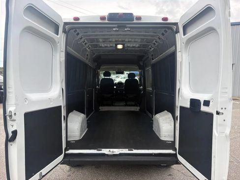 Used 2025 RAM ProMaster 2500 w/ Convenience Group FWD image 14