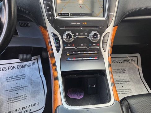 Used 2017 Lincoln MKX Reserve FWD image 10