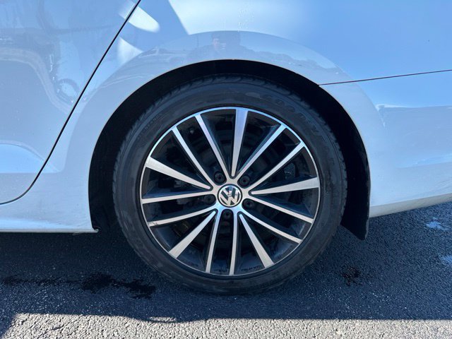 Used 2016 Volkswagen Jetta Sport w/ Lighting Package FWD image 9