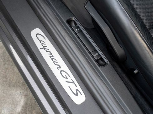 Used 2018 Porsche 718 Cayman GTS image 25