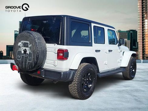 Used 2022 Jeep Wrangler Unlimited Sahara w/ Cold Weather Group AWD/4WD image 6
